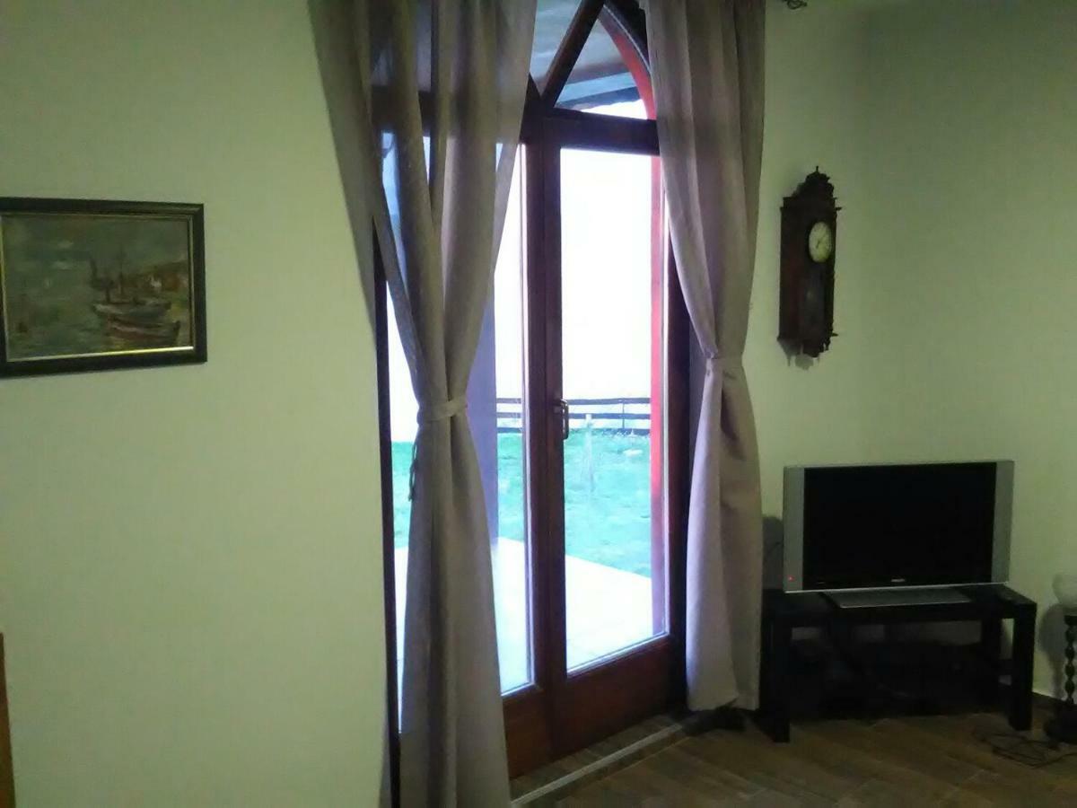 Carobni Breg Villa โกลูบาค ภายนอก รูปภาพ